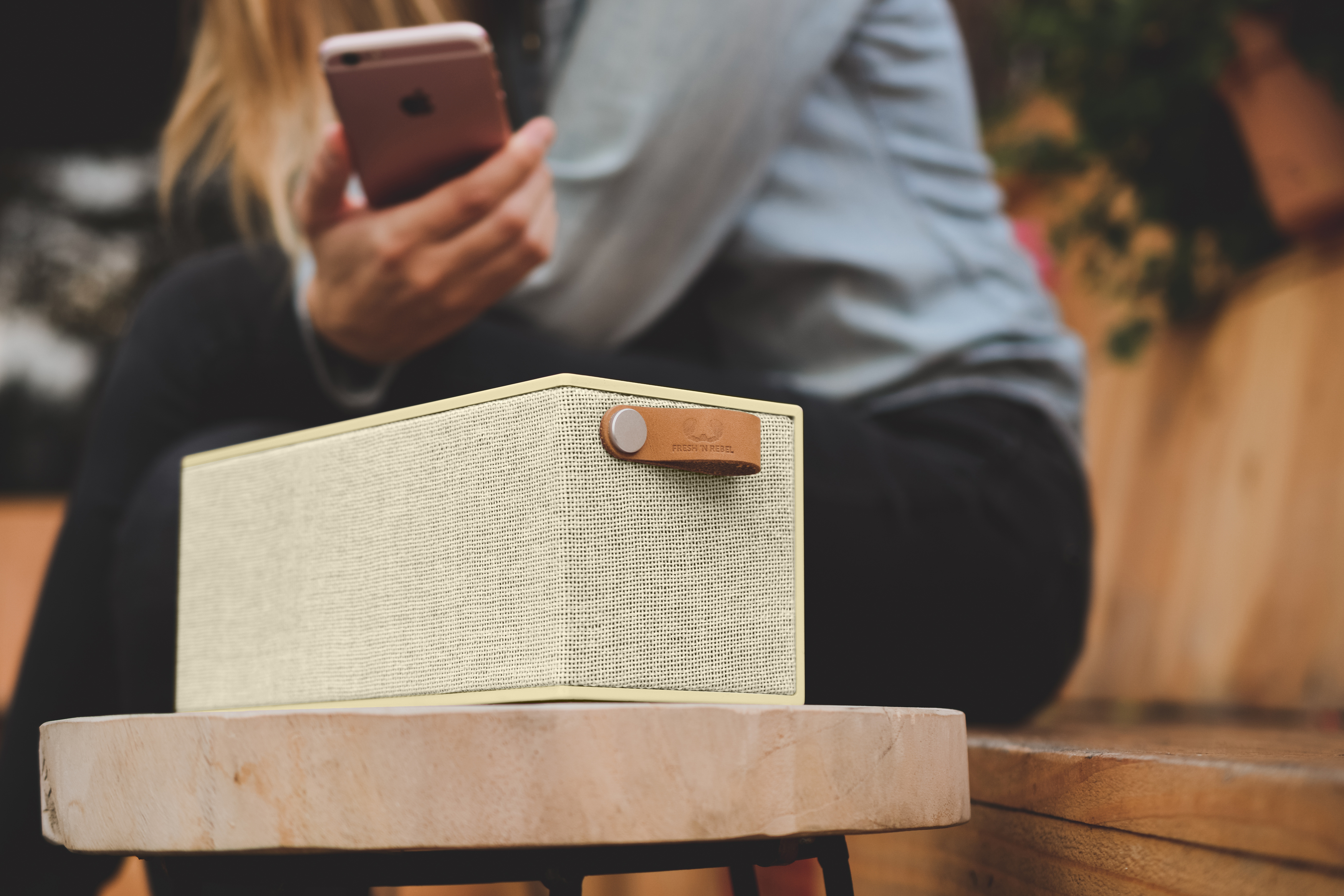 FRESH ‘N REBEL Rockbox Brick XL Bluetooth Lautsprecher, Buttercup