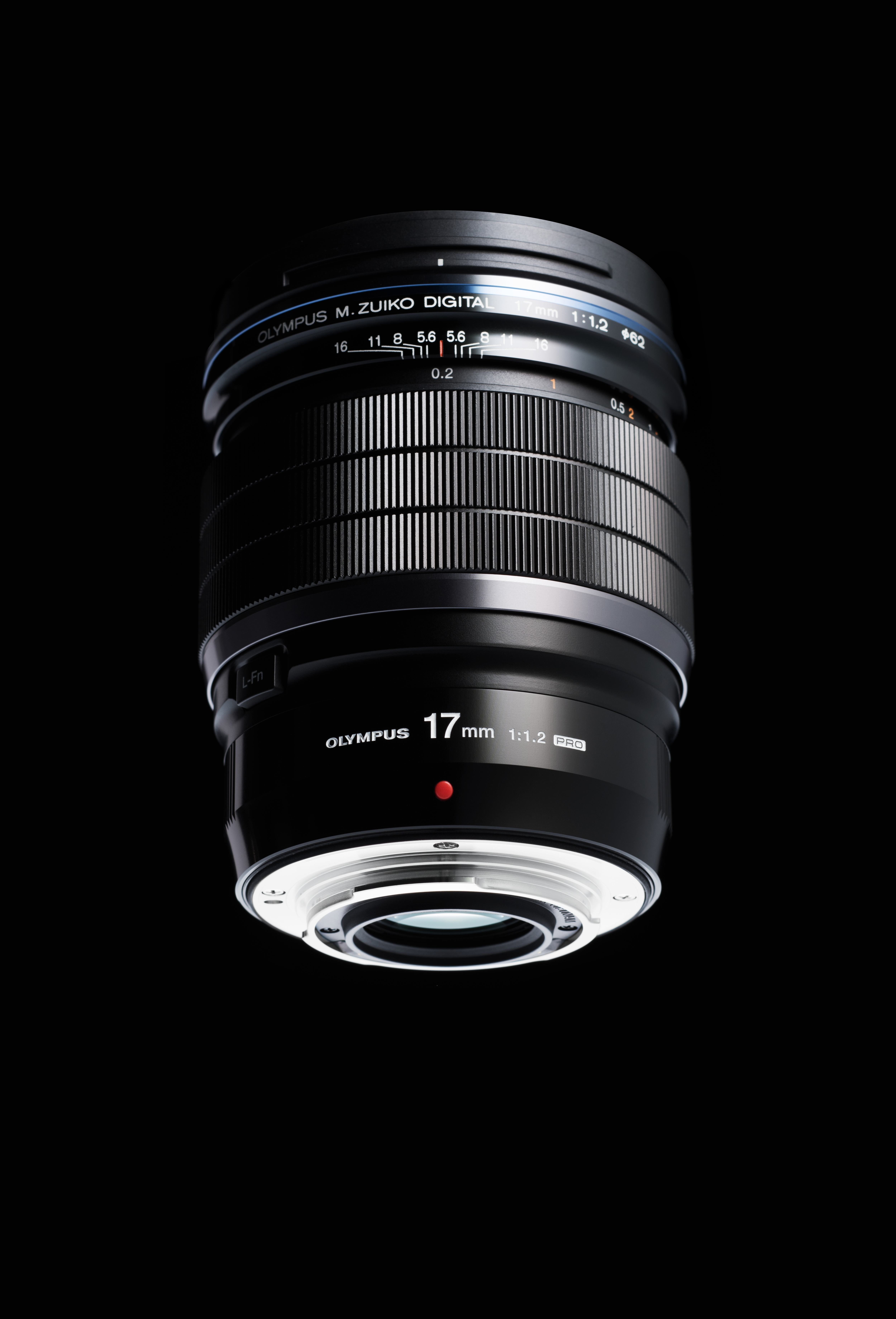 OLYMPUS M.ZUIKO Digital ED 17 mm - 34 mm f/1.2 PRO (Objektiv für Micro-Four-Thirds, Schwarz)