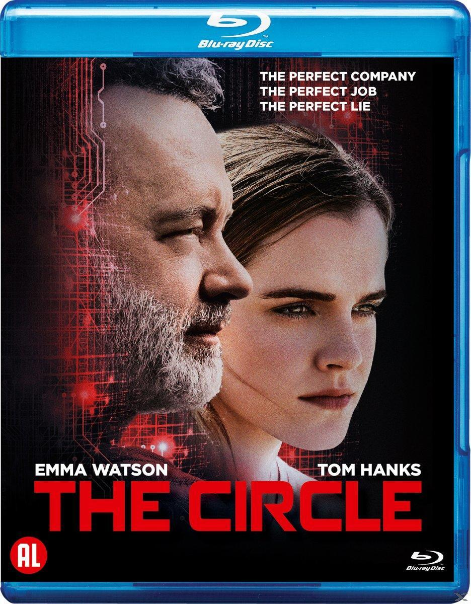 Blu-ray cover van The Circle. Tom Hanks en Emma Watson zijn te zien met rode en witte tekst.