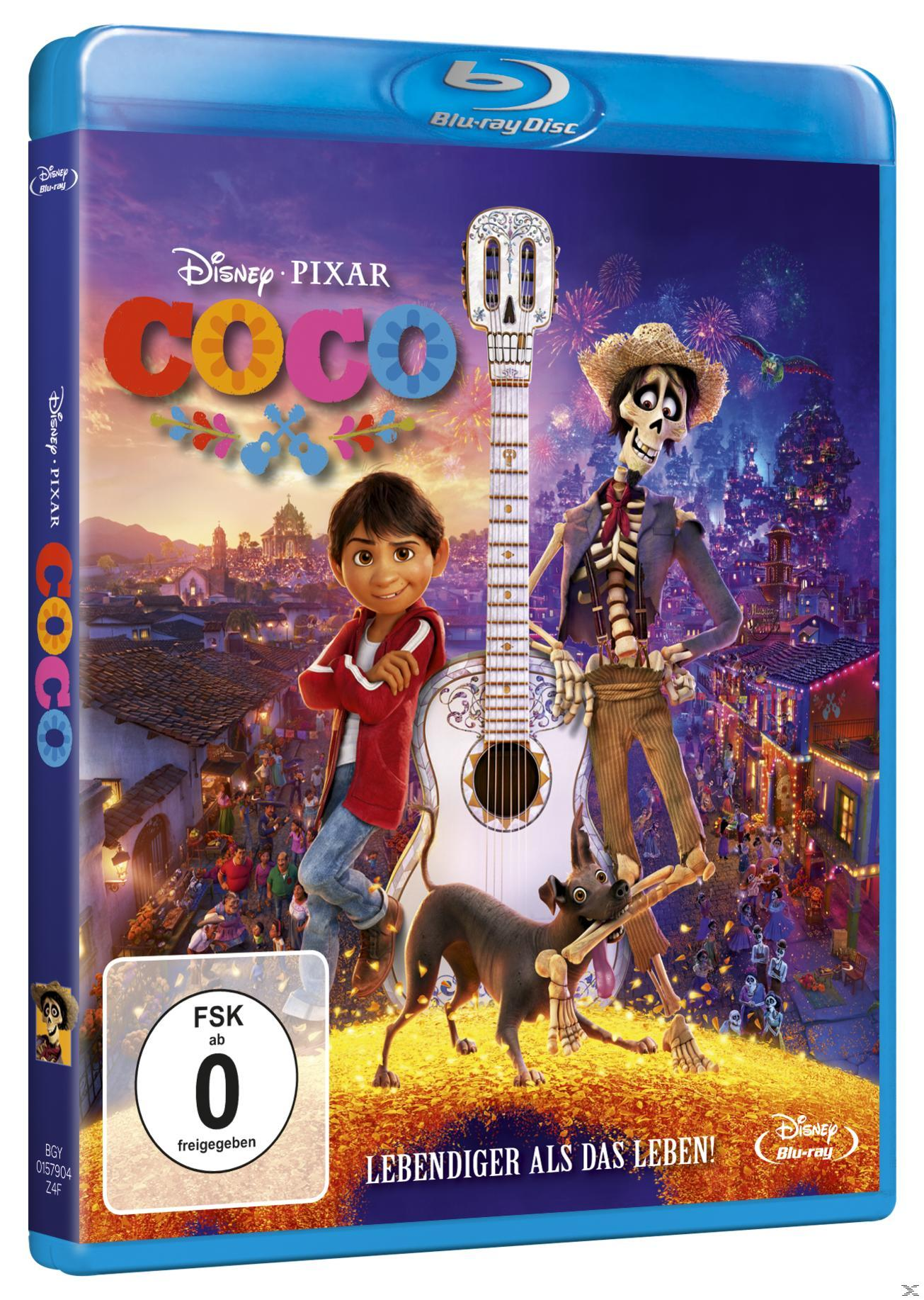 Das Coco Blu-ray-Cover zeigt die Charaktere Miguel, Hector und ein Skelett mit Gitarre und Stadt im Hintergrund.