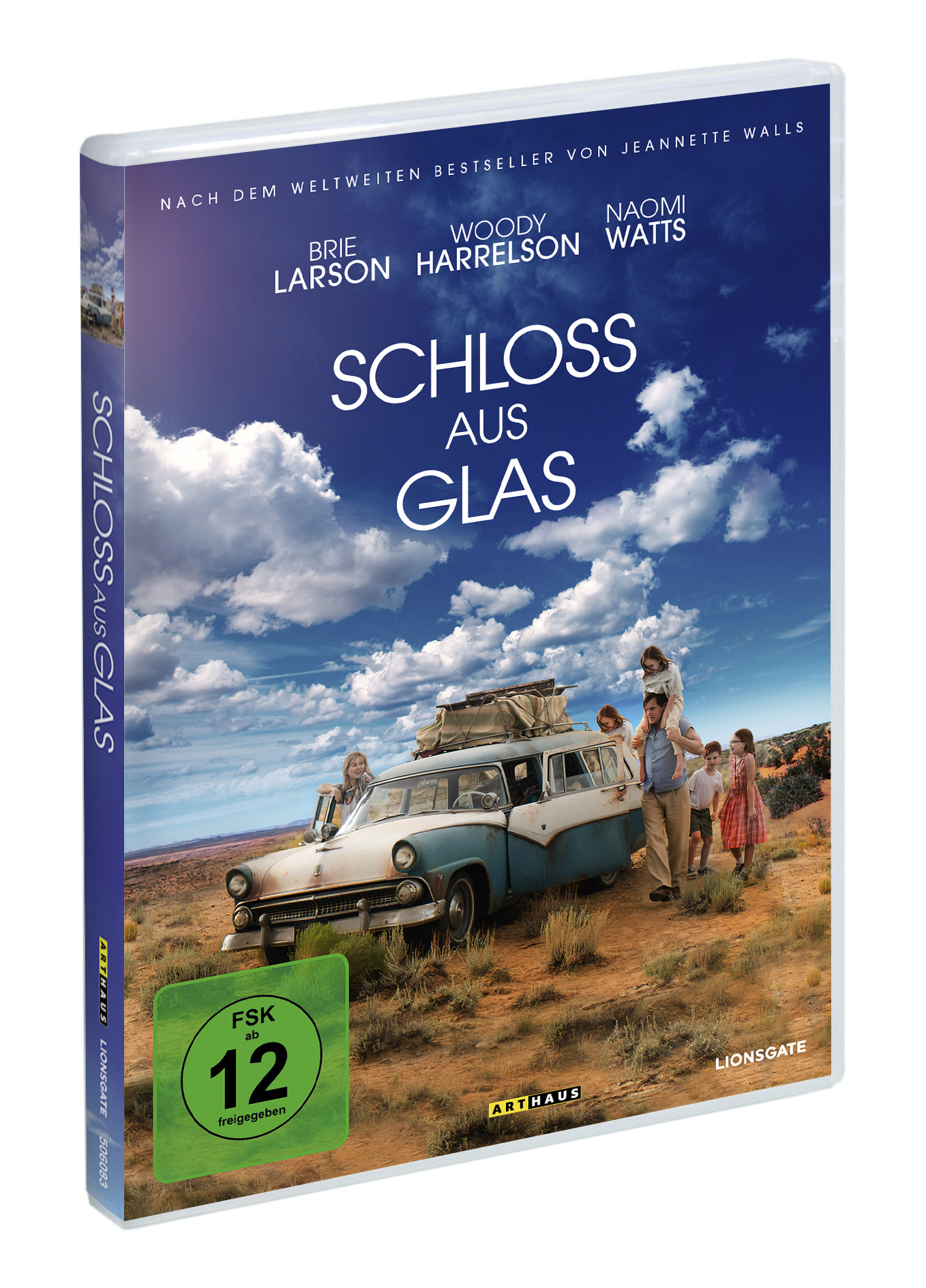 Filmcover: Eine Familie mit einem Oldtimer auf einer Wüstenstraße. Der Titel ist blau, der Himmel bewölkt.