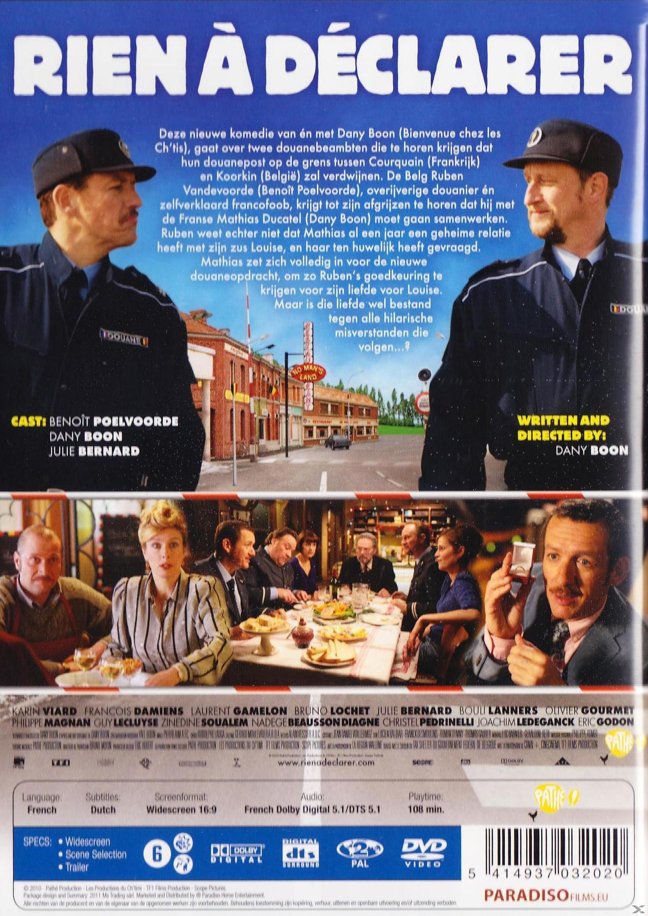 Affiche de film en français. Deux hommes en uniforme. Distribution et crédits en bas. Arrière-plan coloré.