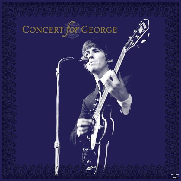 George Harrison spielt Gitarre und singt auf der Bühne. Der Hintergrund ist dunkelblau mit dem Text 'Concert for George'.