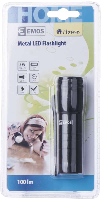 Fekete-ezüst zseblámpa műanyag csomagolásban. A csomagoláson egy nőt látunk, amint tartja.