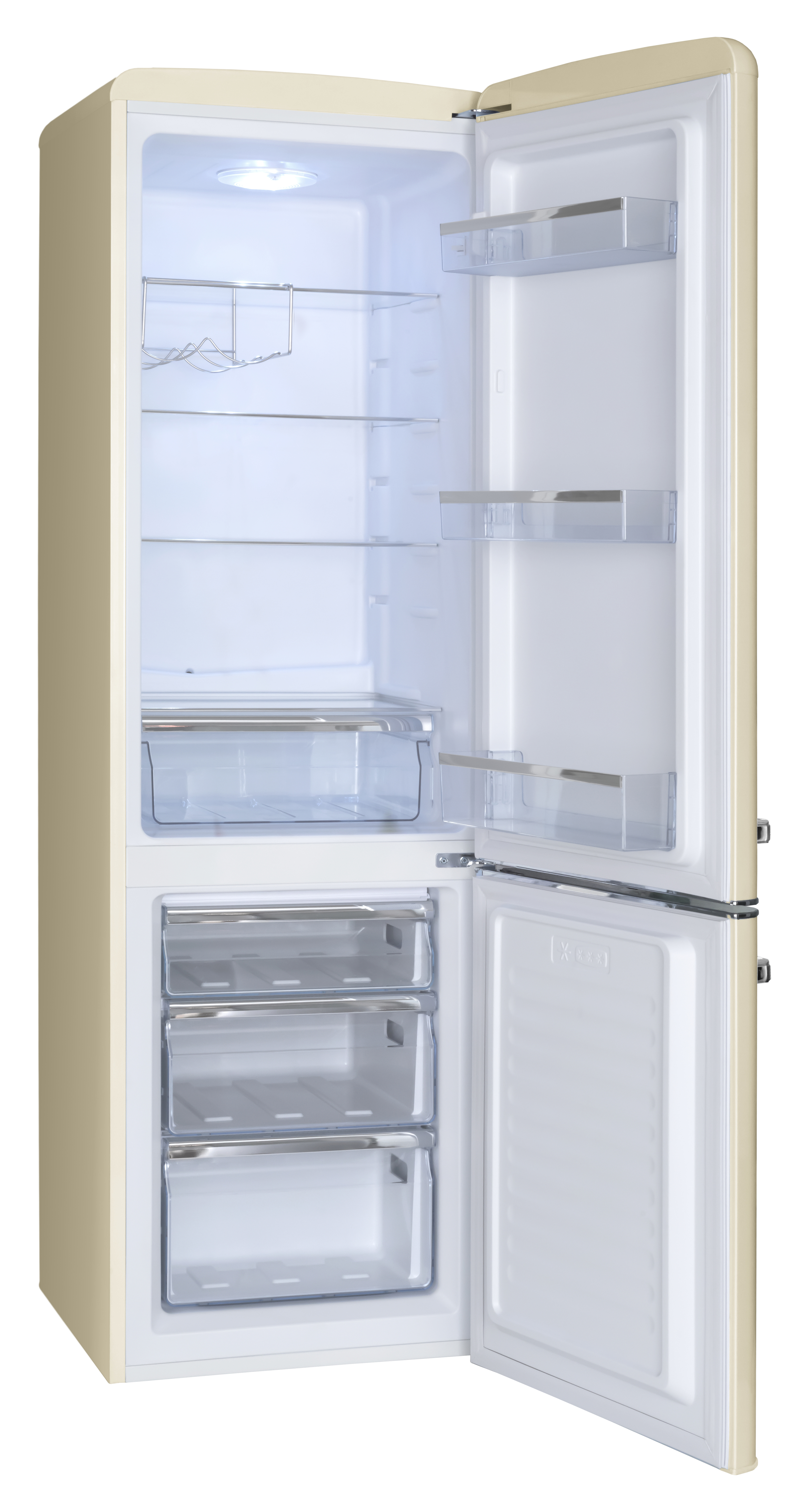 Ein beiger Kühlschrank mit offener Tür. Er hat Regale und Schubladen. Der Innenraum ist weiß.