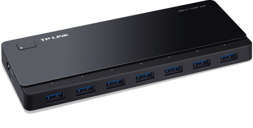 Schwarzer USB 3.0 7-Port-Hub mit Einschaltknopf und sieben USB-Anschlüssen.