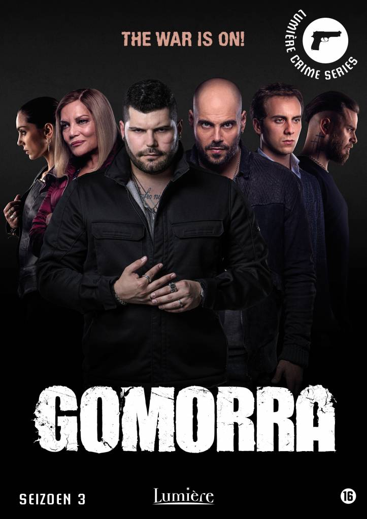 Gomorra Seizoen 3 filmposter met acteurs, titel en slogan 'The War is On!'