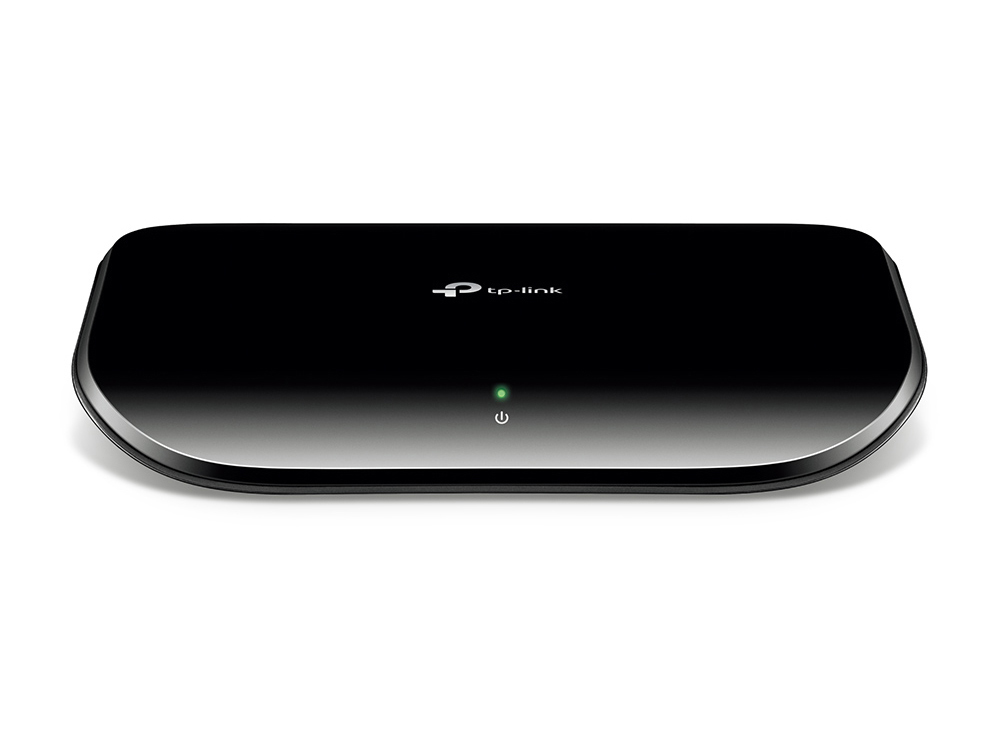 Schwarzes TP-Link-Gerät mit grüner Power-LED auf weißem Hintergrund.