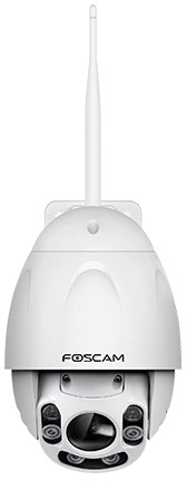 Une caméra de sécurité Foscam blanche avec une antenne. Elle possède plusieurs lentilles et un corps arrondi.