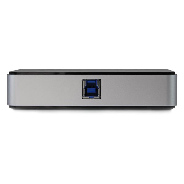 Ein silberner USB-Hub mit einem blauen USB-Anschluss. Schwarzer Deckel und Boden. Weißer Hintergrund.