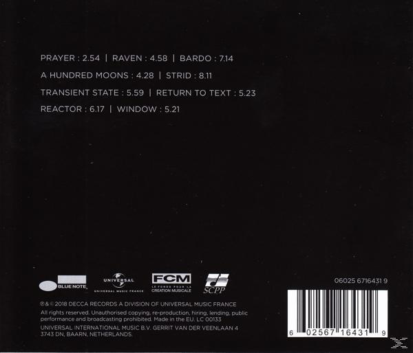 Rückseite einer CD-Hülle mit Songtiteln und Credits. Sie befindet sich auf schwarzem Hintergrund.