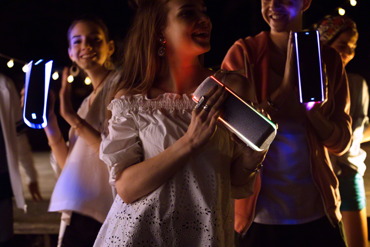 SONY SRS-XB31 Wireless Party Chain Bluetooth Lautsprecher, Weiß, Wasserfest