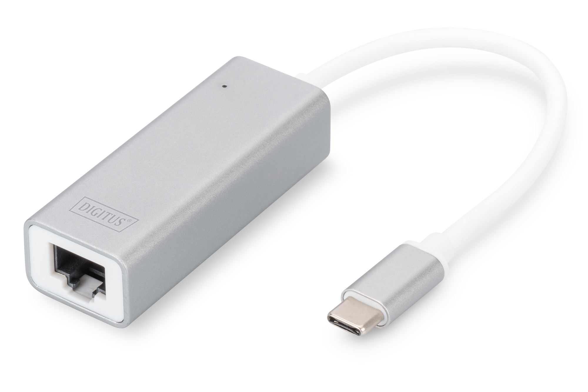 Silberner USB-C-zu-Ethernet-Adapter mit weißem Kabel. Die Marke 'DIGITUS' ist auf dem Adapter sichtbar.