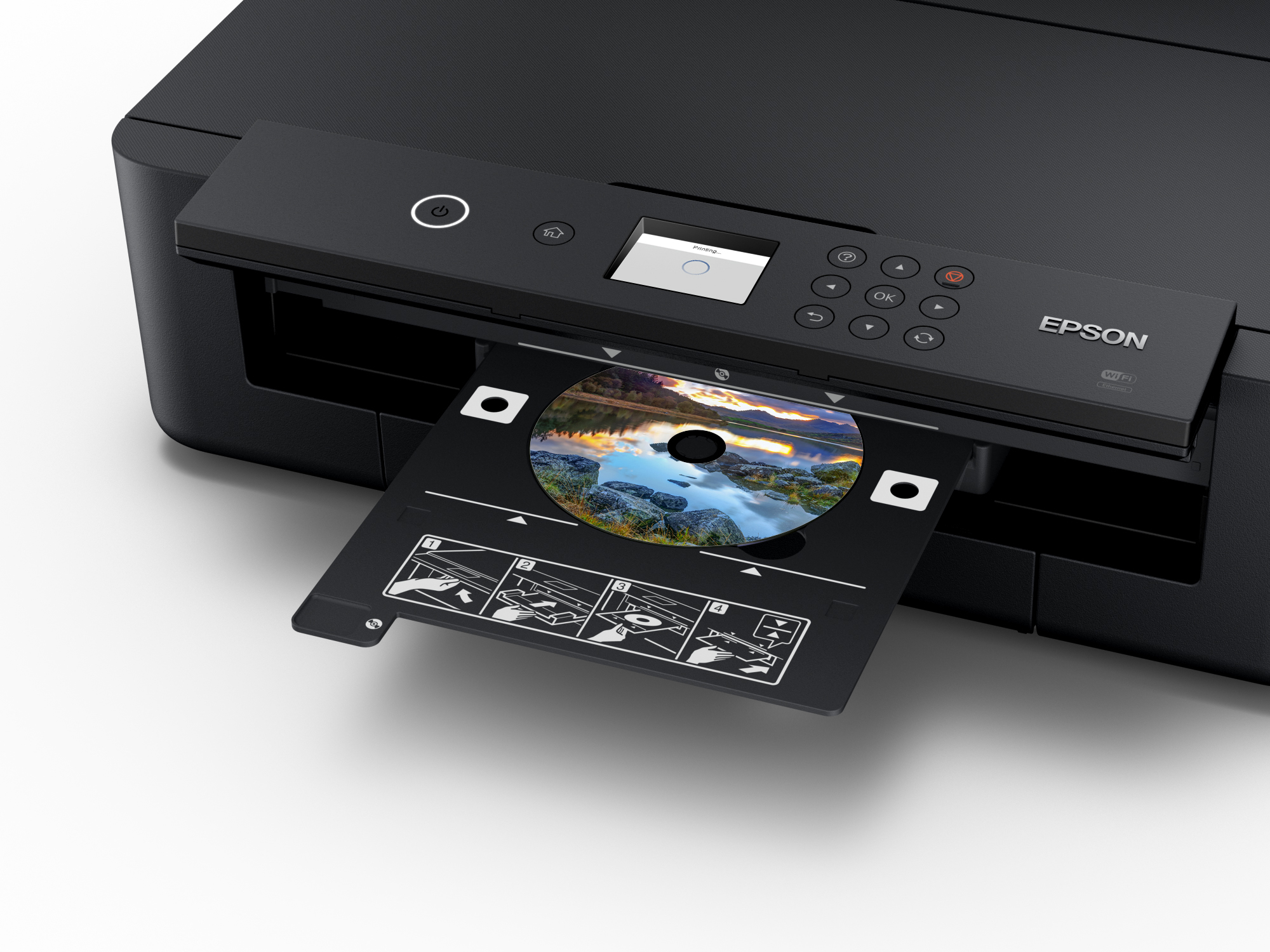 Epson Drucker mit ausgefahrener CD-Schublade, zeigt eine CD mit Landschaftsbild.