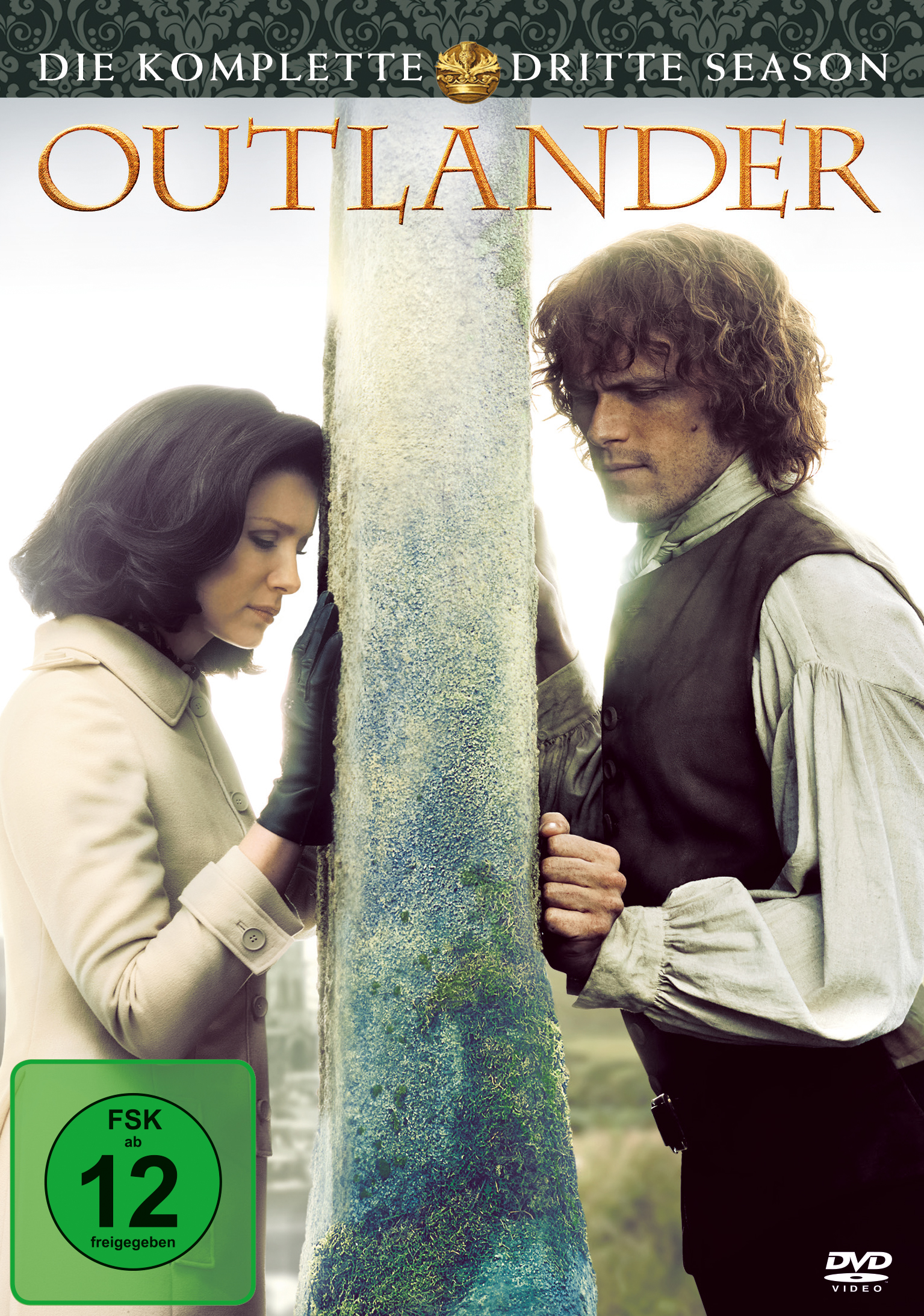 DVD-Cover: Mann und Frau an einer Steinsäule. 'OUTLANDER' oben,