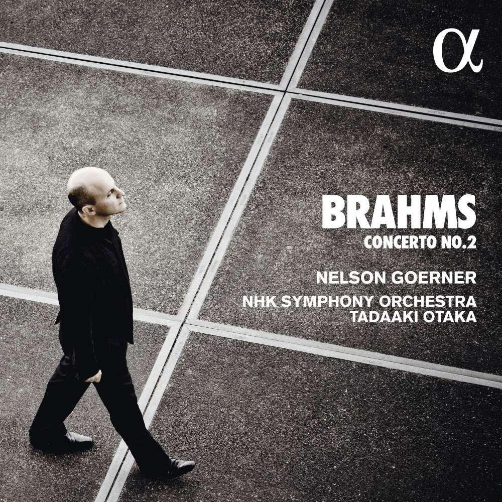 Albumcover: Ein Mann in Schwarz geht über den Bürgersteig. Titel: Brahms Konzert Nr. 2. Künstler: Nelson Goerner. Orchester: NHK Symphony.