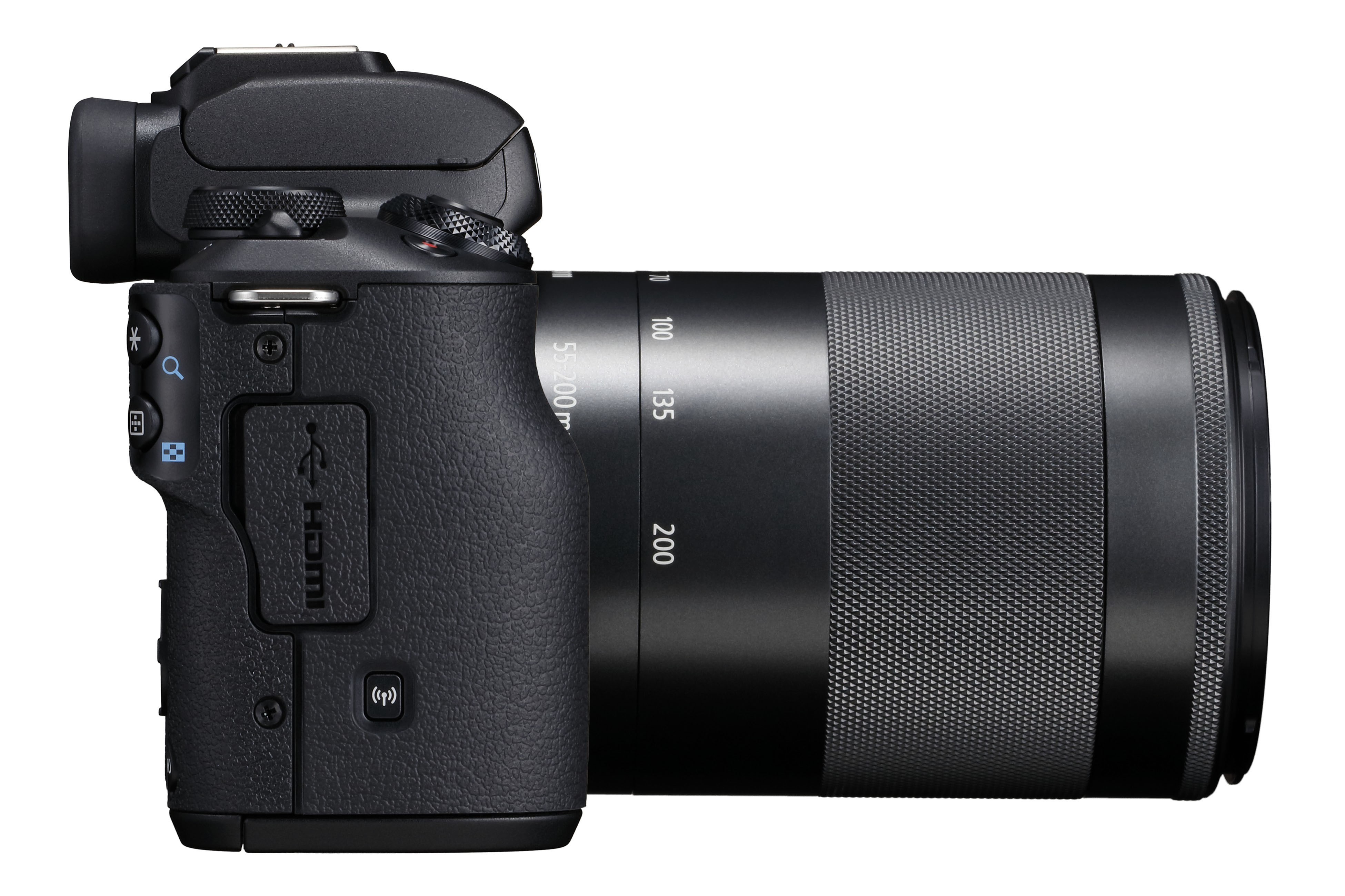 Schwarze Kamera mit Objektiv, Seitenansicht. Das Objektiv hat Markierungen und die Kamera Knöpfe.