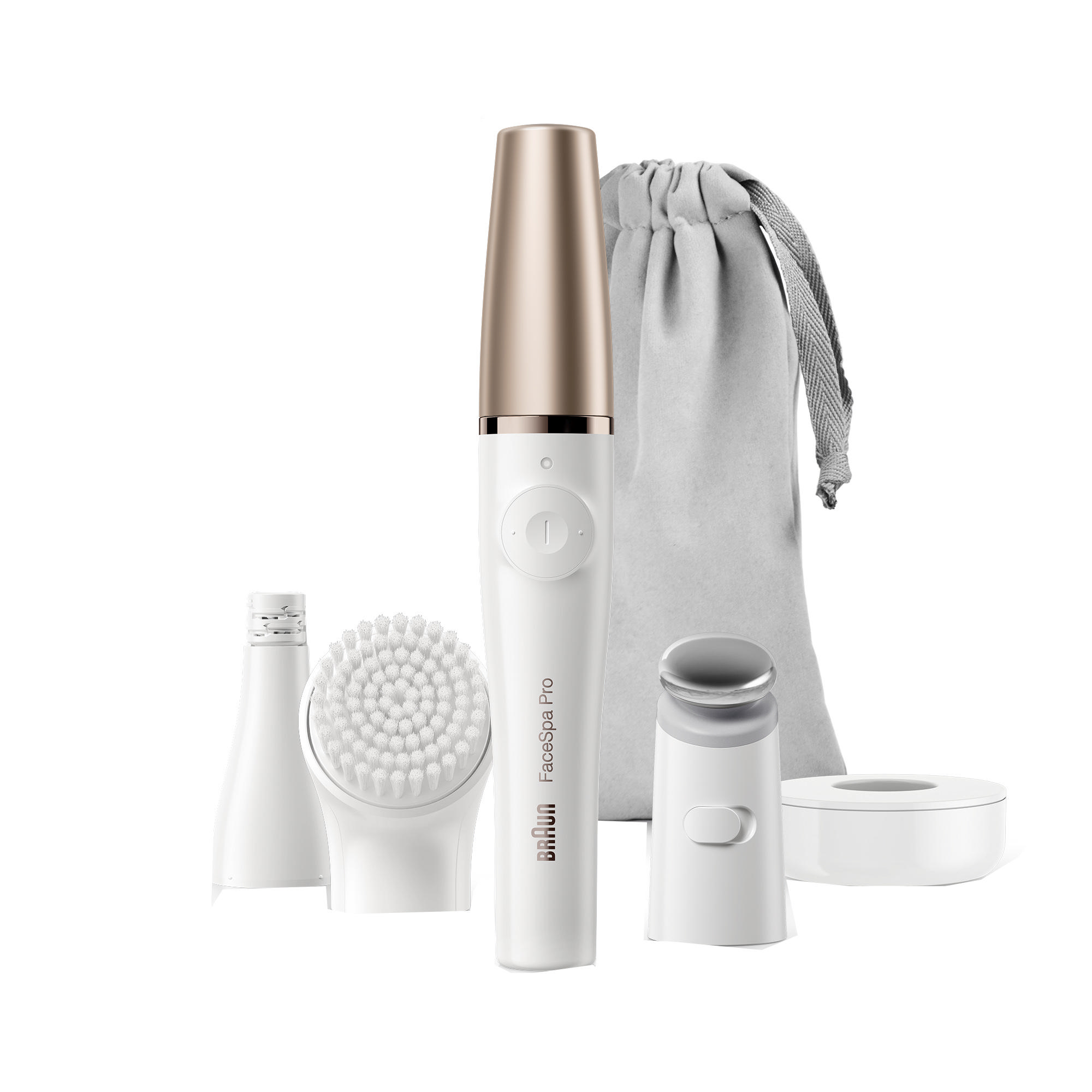 Beyaz Braun FaceSpa Pro, aksesuarlar ve gri kese ile, beyaz zemin üzerinde.