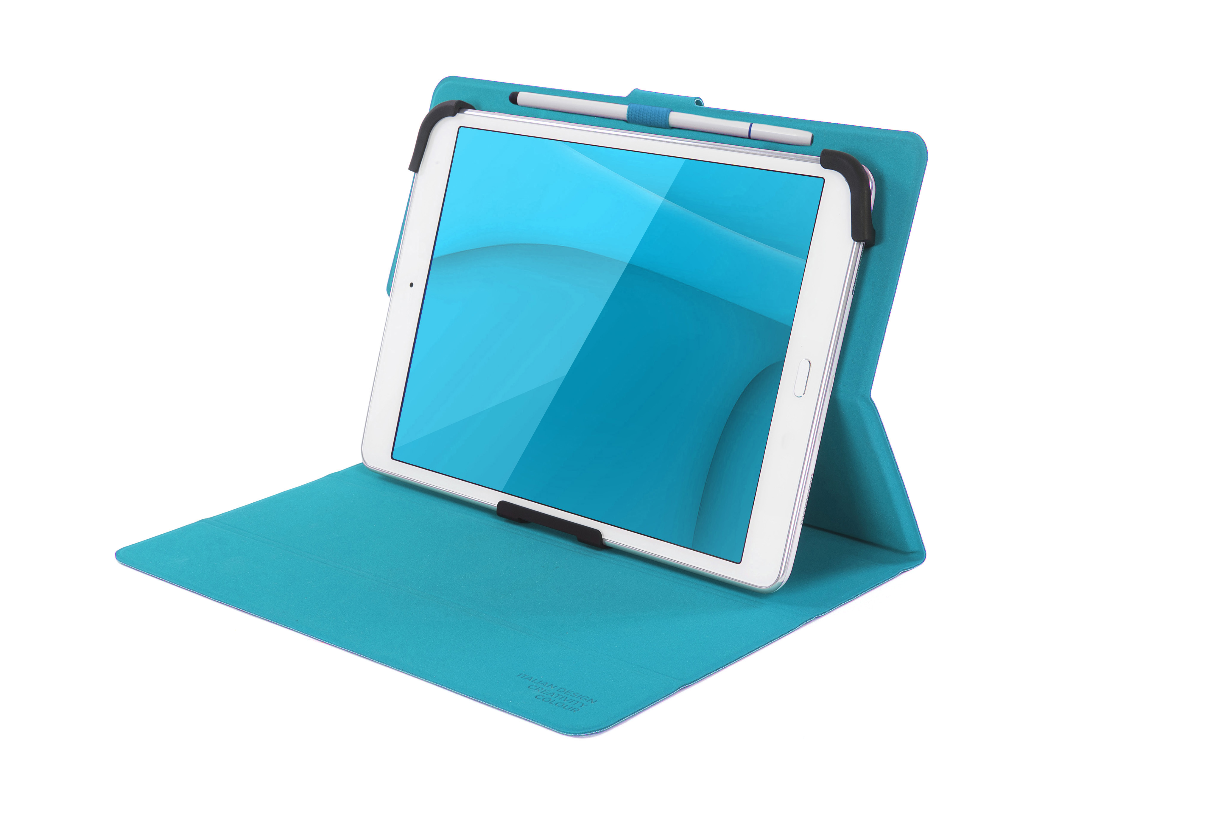 Ein Tablet mit türkisfarbenem Bildschirm in einer türkisfarbenen Hülle mit Stift. Der Hintergrund ist weiß.