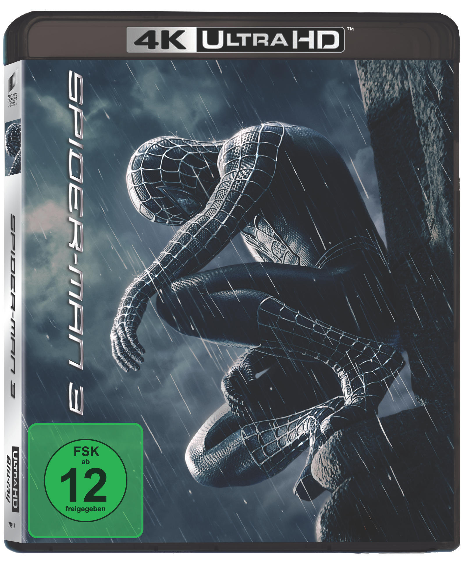 Spider-Man 3 Blu-ray Cover. Spider-Man im schwarzen Anzug sitzt im Regen auf einem Felsen.