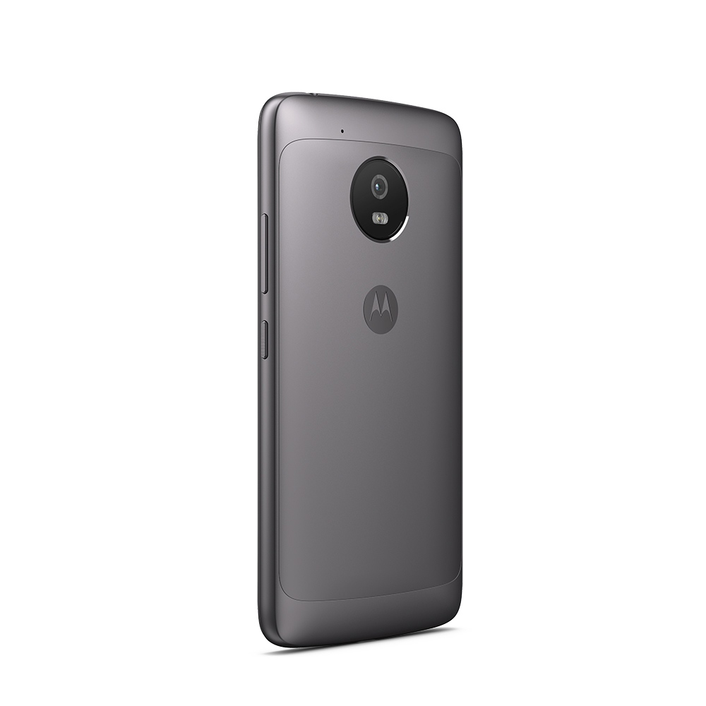 Graues Motorola-Telefon, Rückansicht mit Kameralinse, leicht angewinkelt, weißer Hintergrund.