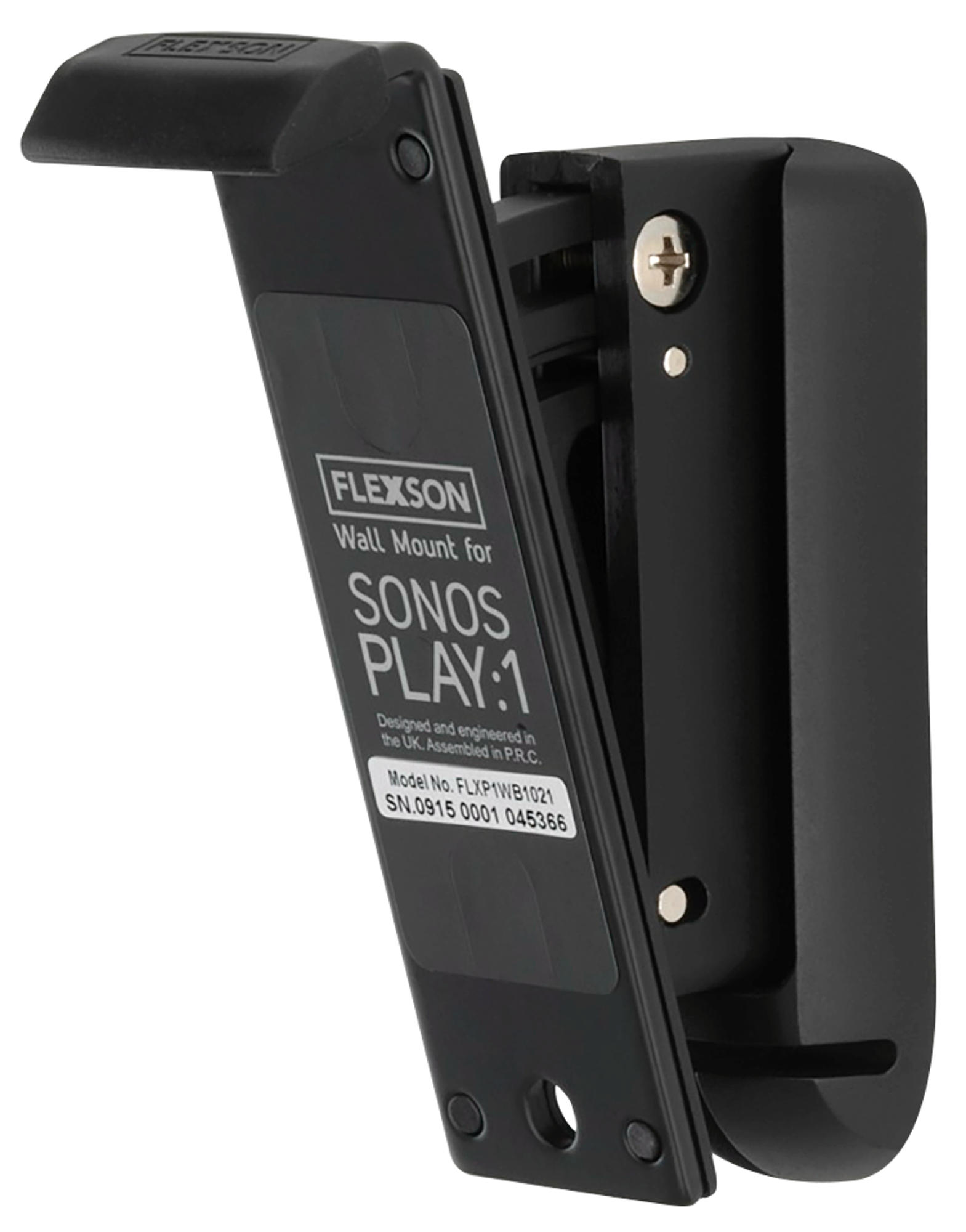 Eine schwarze Wandhalterung für einen Sonos PLAY:1 Lautsprecher. Sie hat ein Etikett mit Text.