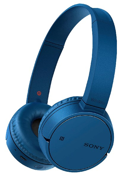 Blaue kabellose Kopfhörer. Die Ohrpolster und das Kopfband sind blau, mit 'SONY' seitlich.