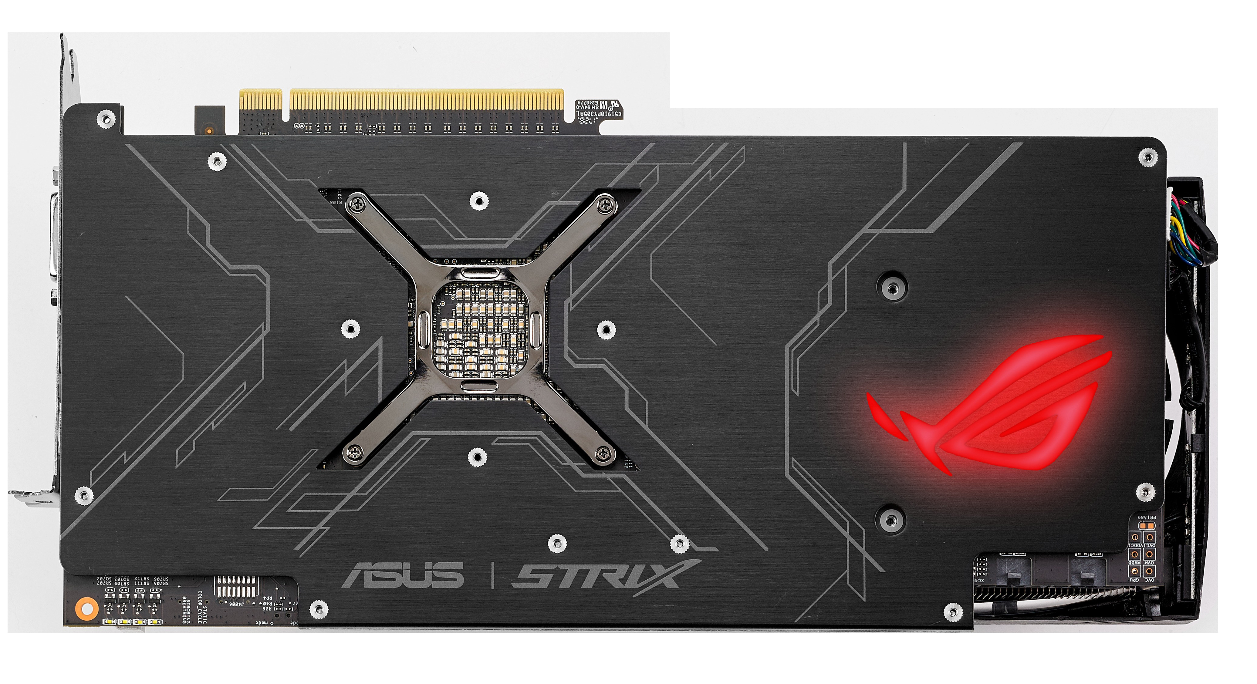 Grafikkarten-Backplate mit dem ASUS STRIX-Logo rot beleuchtet.