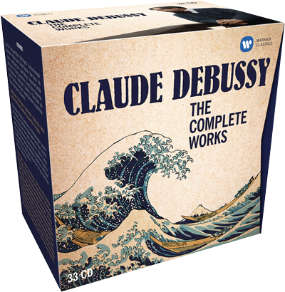 Egy CD-box, a 'Claude Debussy: The Complete Works' címmel, egy hullám műalkotásával.