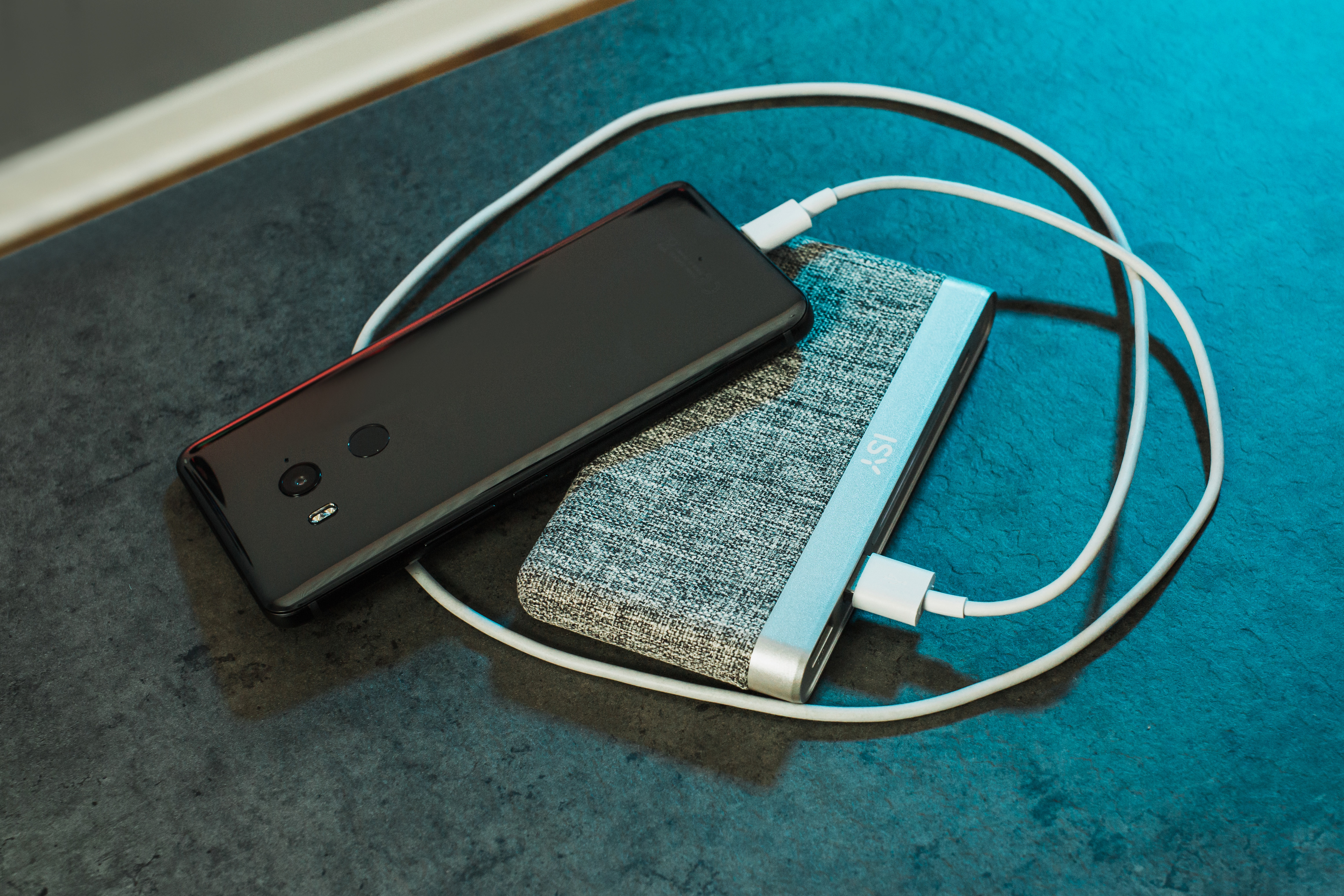 ISY IAP-5000-BK Powerbank 10000 mAh Schwarz
