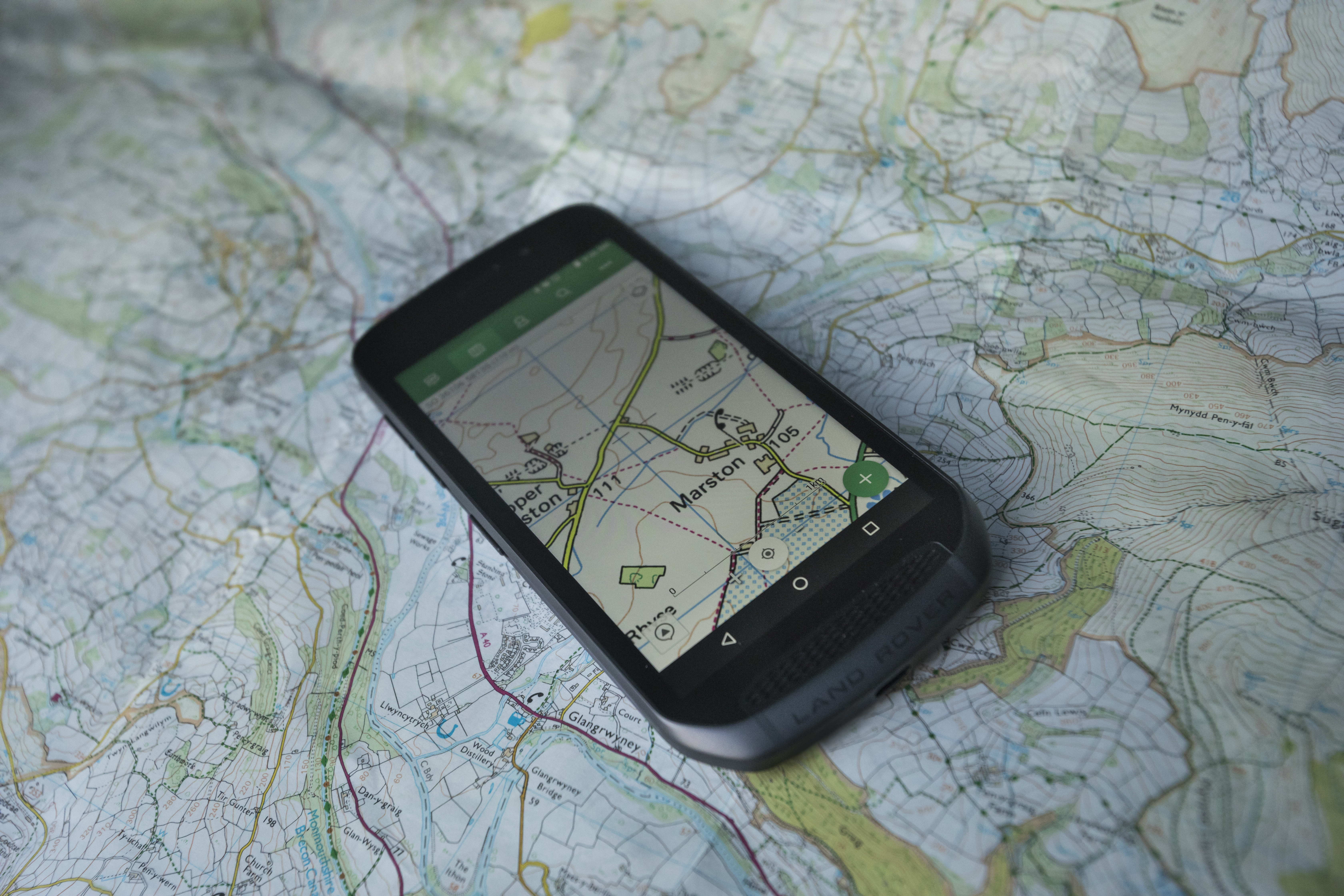 LAND ROVER Explore Adventure Pack 64 GB Grau Dual SIM