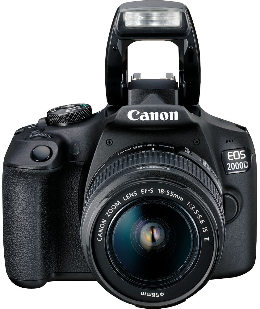 Un appareil photo Canon EOS 2000D noir avec un objectif 18-55mm et un flash intégré est présenté.