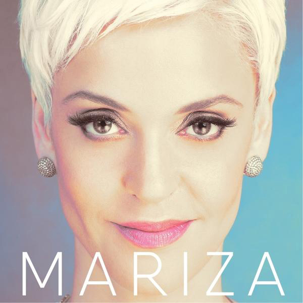 Albumcover: Mariza. Porträt einer Frau mit weißen Haaren und großen Ohrringen. Pinke Lippen.