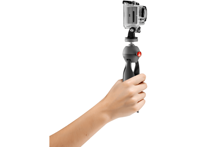 Een hand die een klein statief vasthoudt met een camera bevestigd, tegen een zwarte achtergrond.