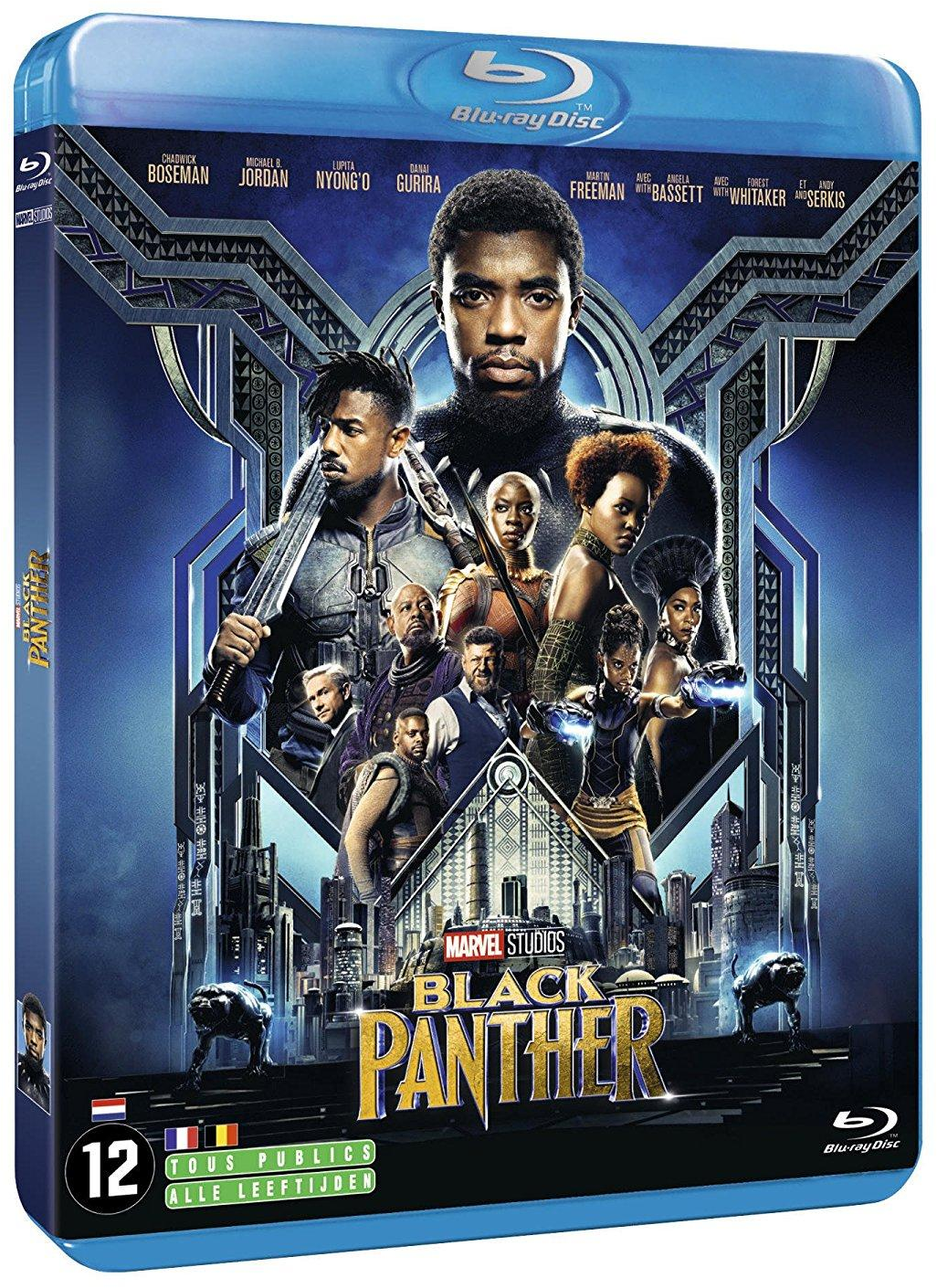 Black Panther Blu-ray disc case met afbeelding van Chadwick Boseman en cast. Tekst bevat titel en classificatie.