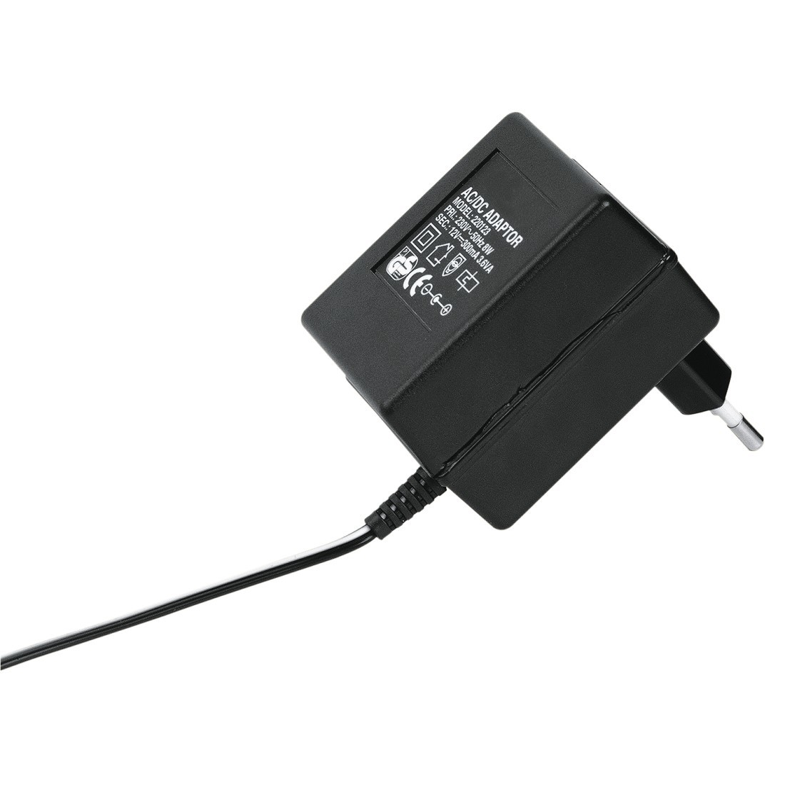 Adaptateur AC/DC noir. Adaptateur secteur noir avec cordon d'alimentation noir et blanc.