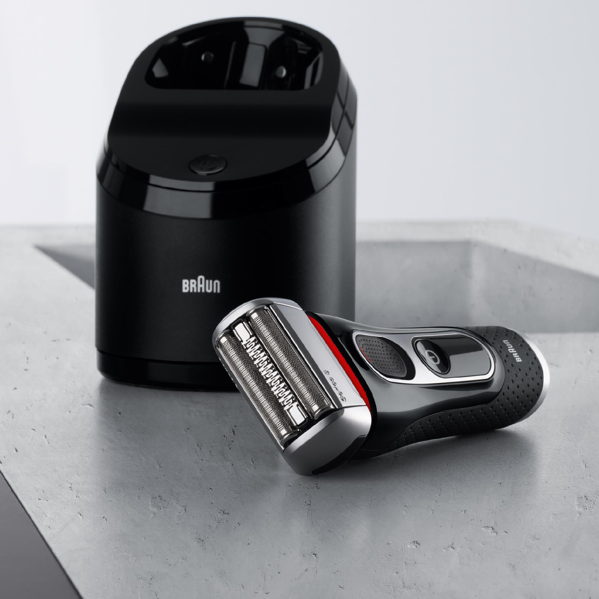BRAUN Series 5 5050cc Elektrorasierer Limitierte Auflage mit Clean&Charge-Station Rasierer Schwarz/Rot (FlexMotionTec, Reinigungsstation: Ja, mit Ladefunktion)