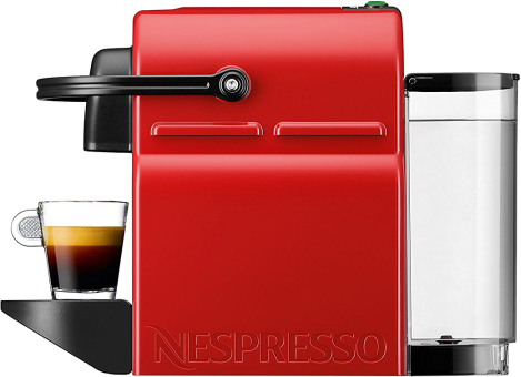 Rote Nespresso-Kaffeemaschine mit einer Tasse Kaffee.