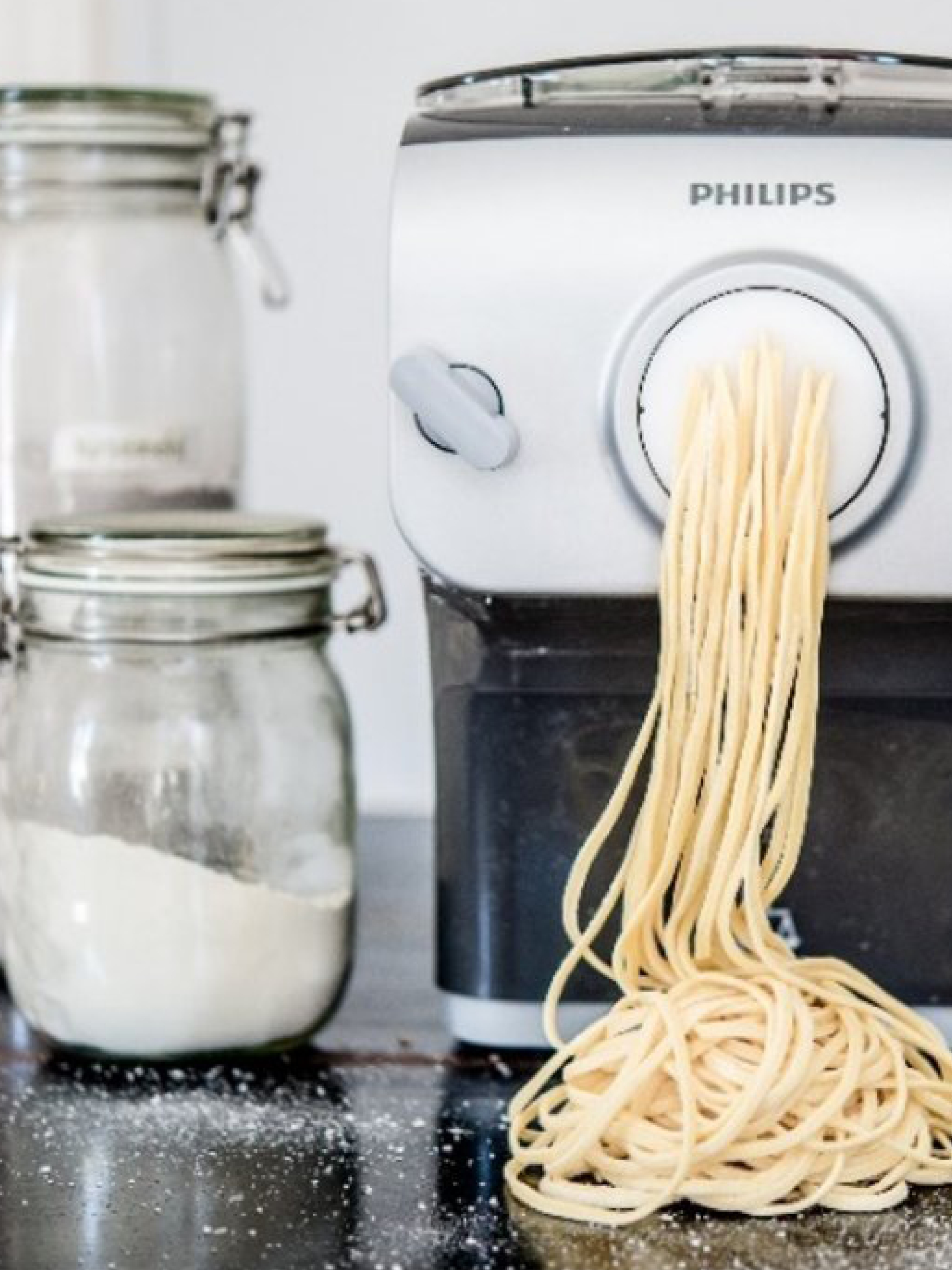 PHILIPS Pastamaker HR2358/12 für frische selbstgemachte Pasta in 10 Minuten, 8 Formen, Wiegefunktion