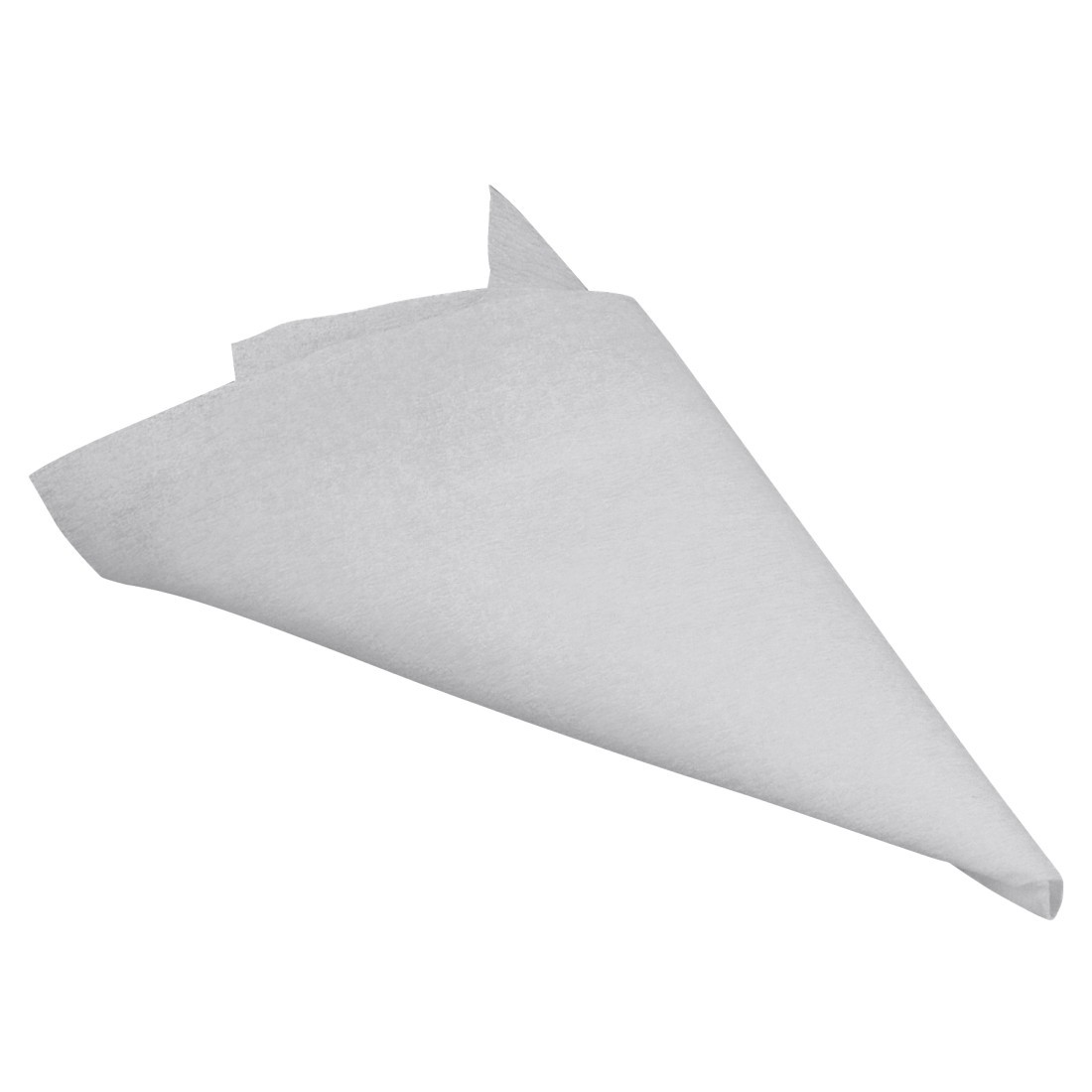Poche à douille blanche en forme de cône avec une extrémité légèrement ouverte, isolée sur fond blanc.