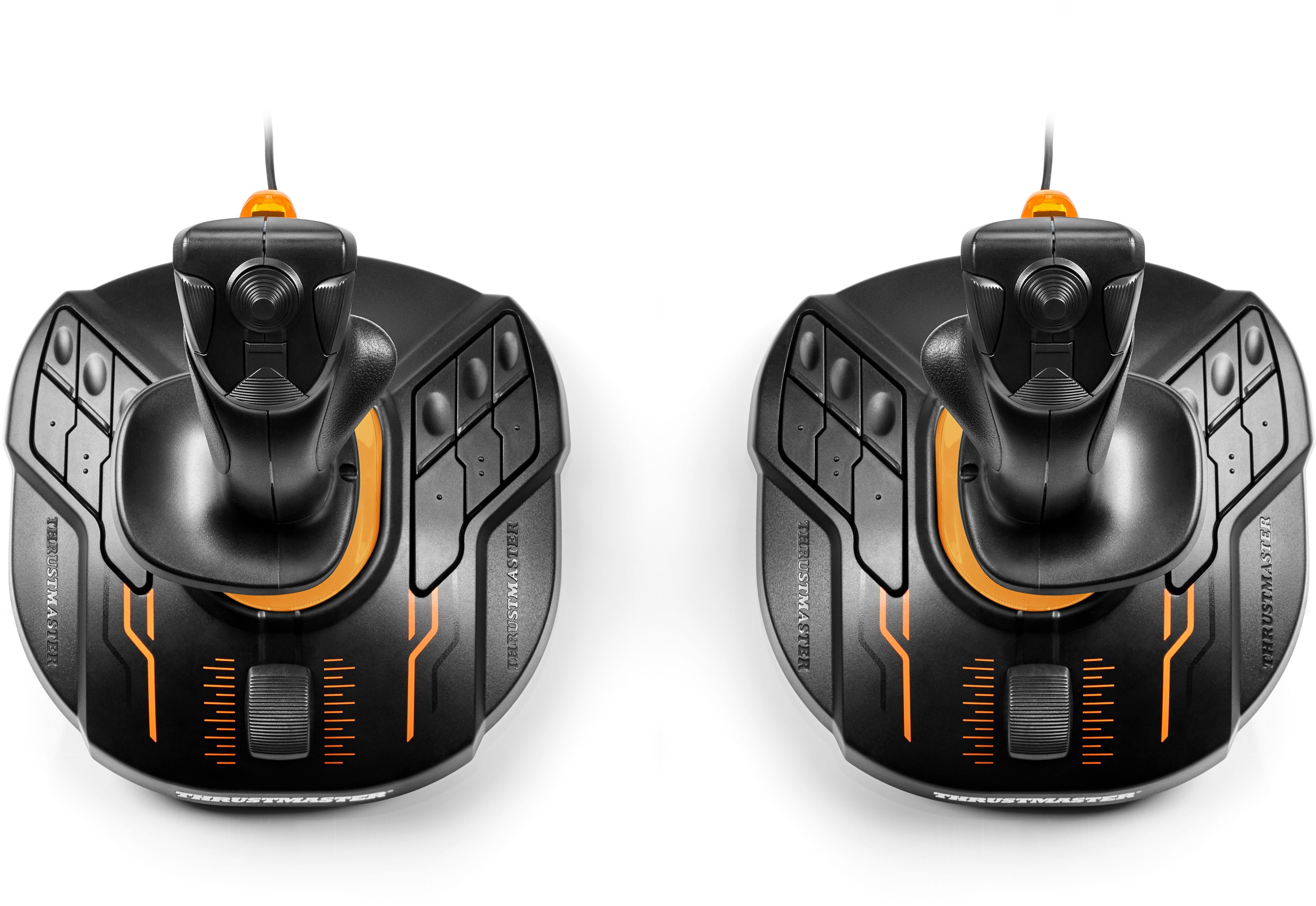 Zwei schwarze und orangefarbene Flugsimulator-Joysticks, Draufsicht, auf weißem Hintergrund.