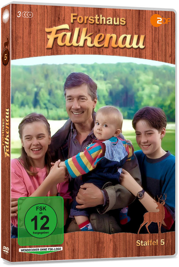 DVD-Cover: ein Familienporträt auf Holzgrund, mit Logo und Text.