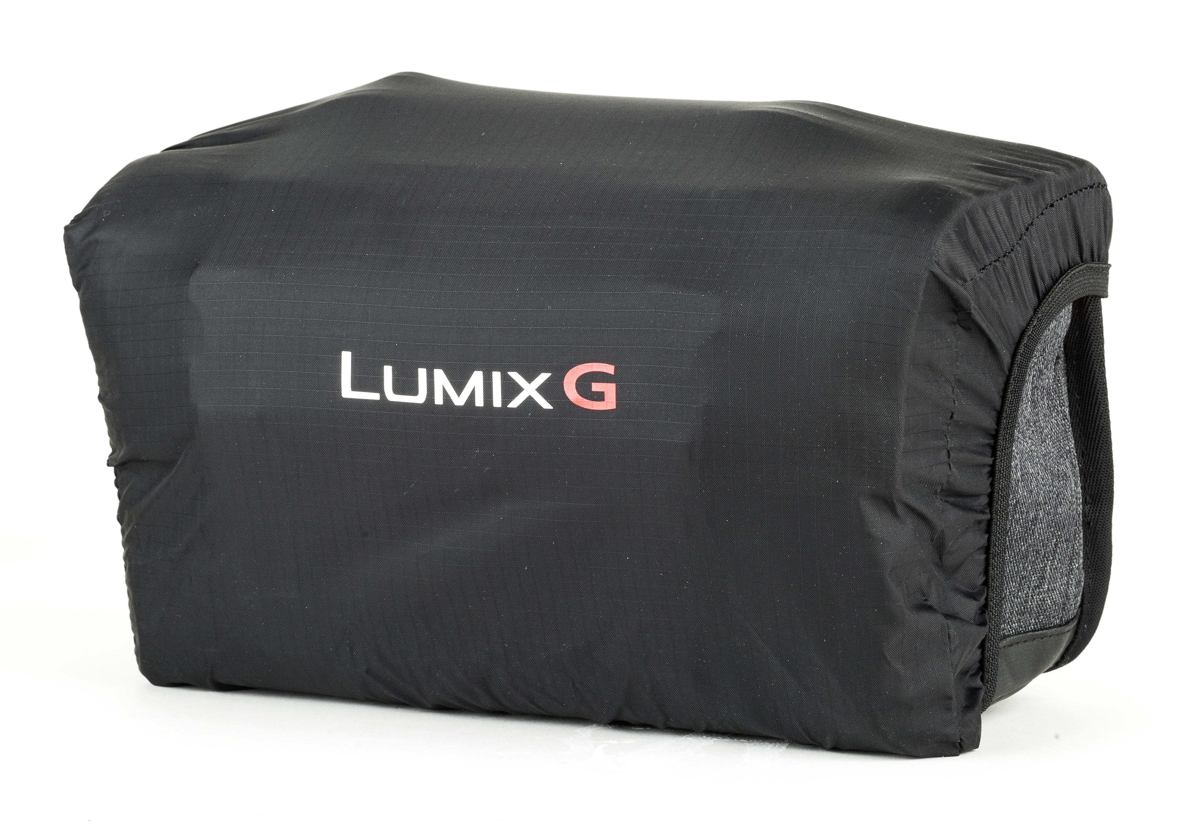 Eine schwarze Lumix G Kameraabdeckung. Das Wort LUMIX G ist weiß gedruckt.