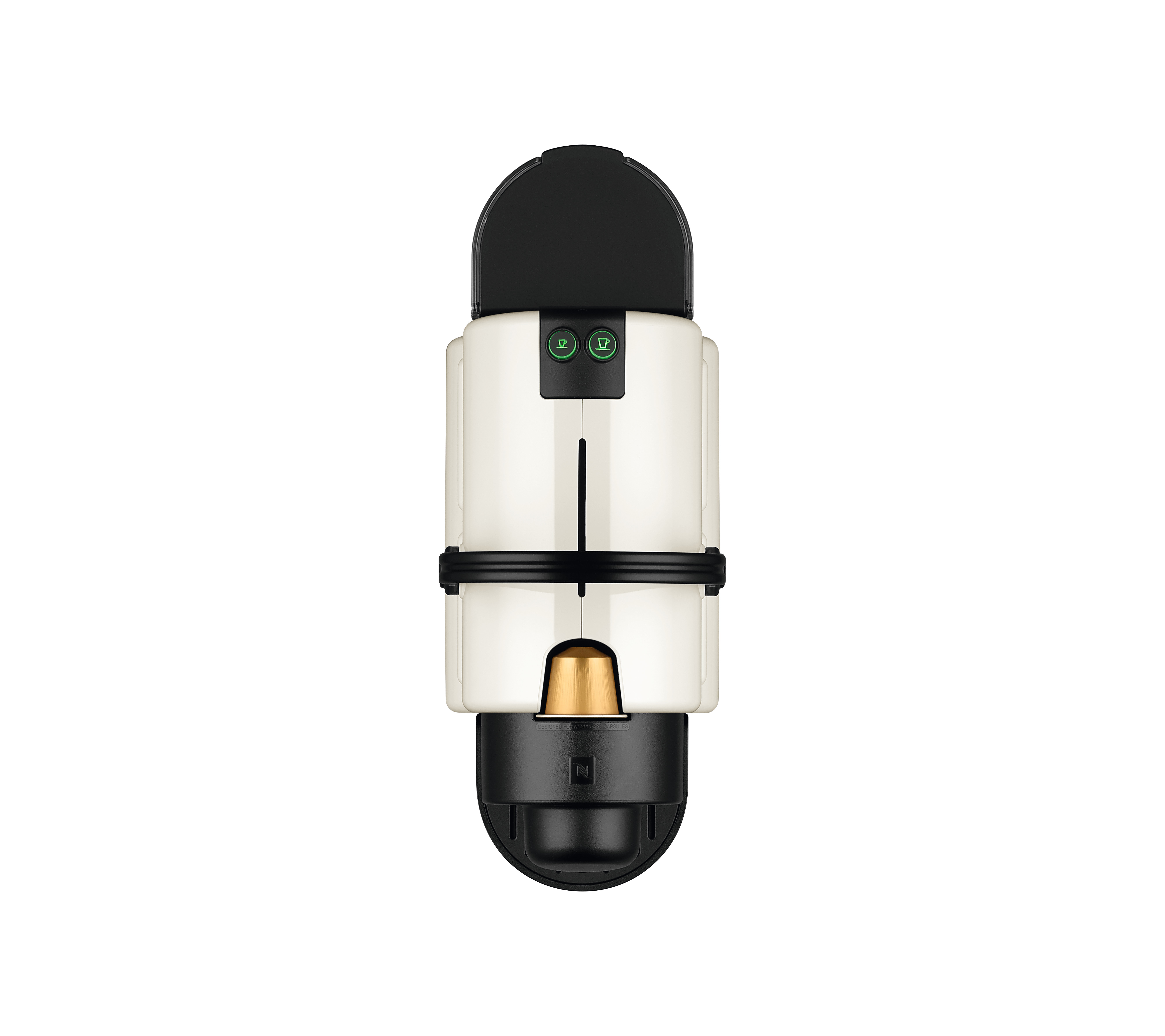 Een crèmekleurige Nespresso-machine met zwarte accenten en een gouden koffiecapsule. Knoppen zijn groen. Achtergrond is zwart.