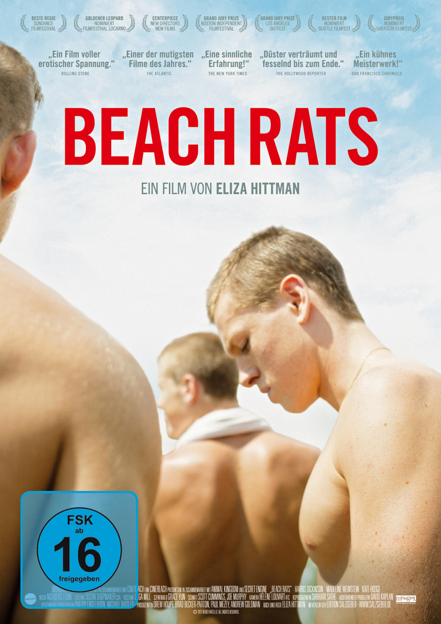 Filmposter für 'Beach Rats'. Drei Männer ohne Hemd, Text und Filmdetails im Hintergrund.