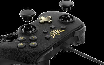NORDIC GAME SUPPLY Switch Wired Controller Plus Zelda: Breath of the Wild Edition Controller Schwarz/Gold für Nintendo Switch