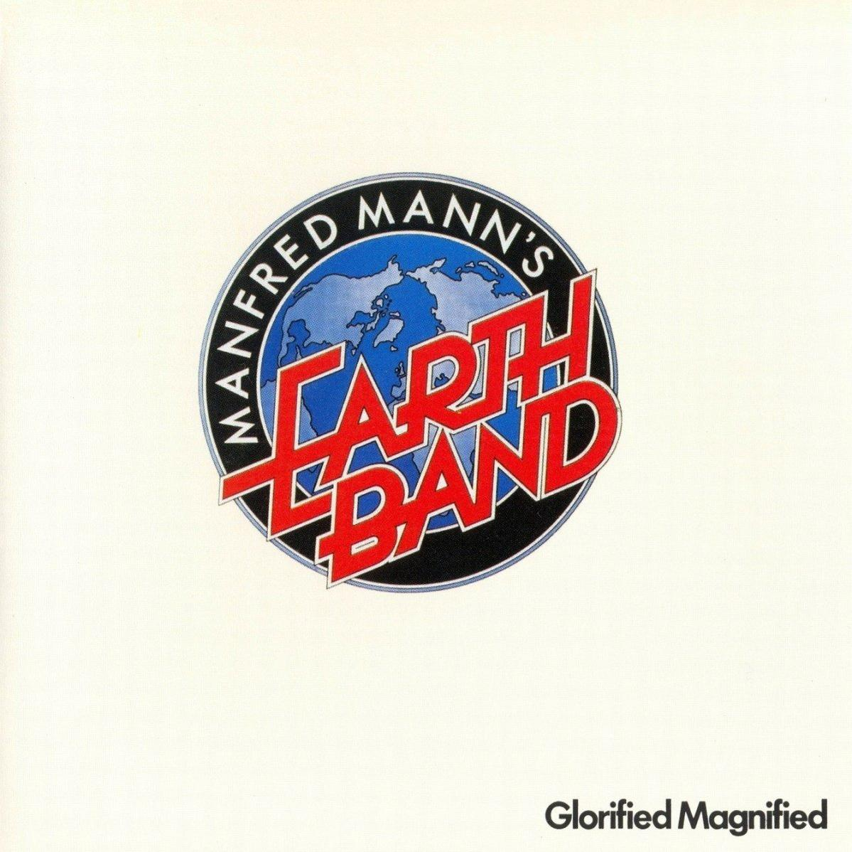 Manfred Mann's Earth Band Logo auf weißem Hintergrund. Es ist ein Kreis mit rotem Band.