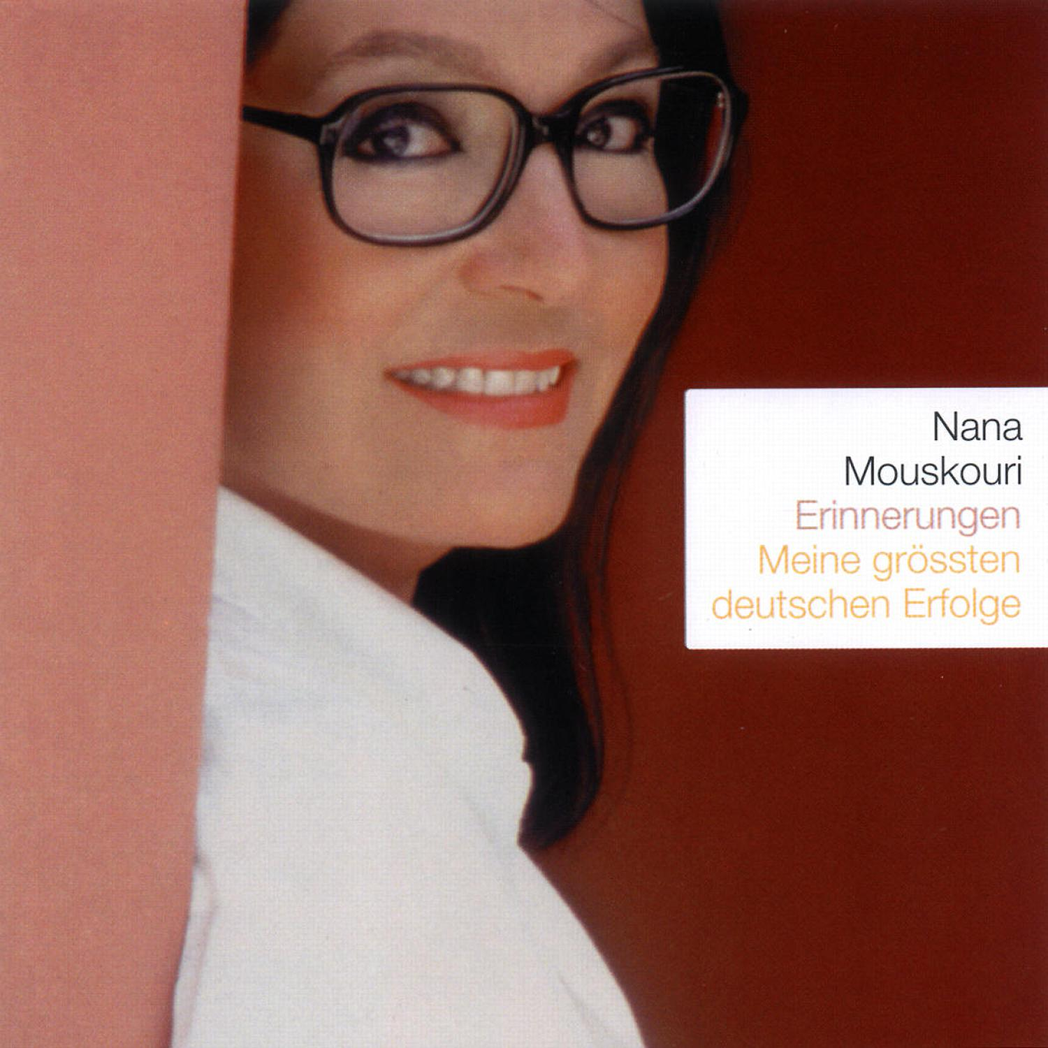 Albumcover: Nana Mouskouri mit Brille. Text über Erinnerungen und deutsche Erfolge. Roter Hintergrund.