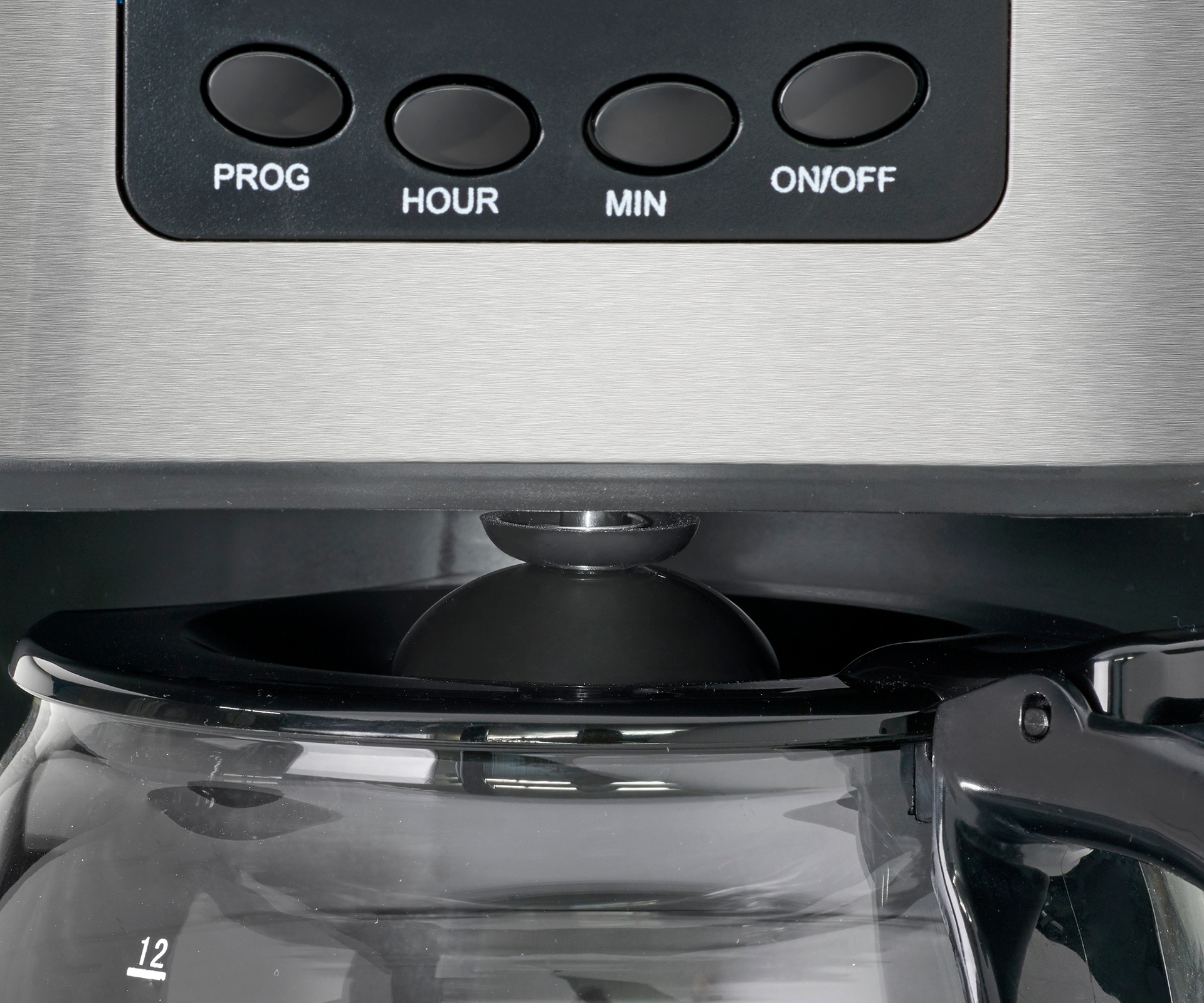 Nahaufnahme der Bedienelemente einer Kaffeemaschine: PROG, HOUR, MIN, ON/OFF, auf Edelstahl.