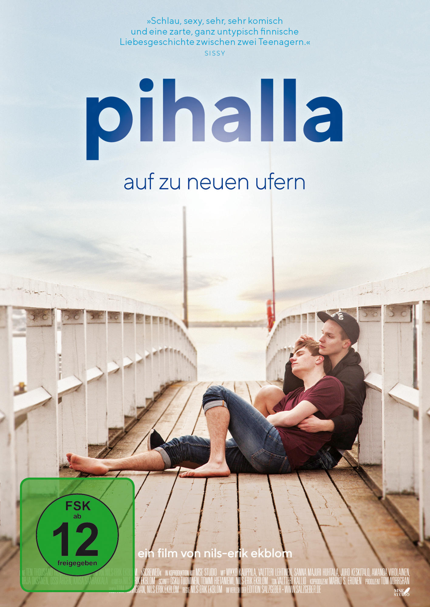Filmplakat. Zwei Männer liegen auf einer Brücke. Text: 'pihalla auf zu neuen Ufern'.